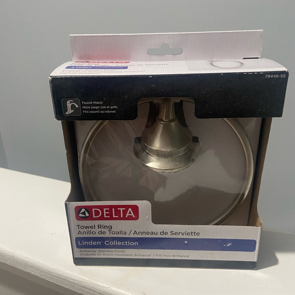 Delta Linden Collection Brilliance  Stainless Finish Towel Ring NIB New in Box
